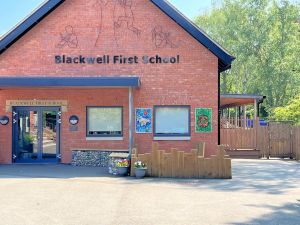 blackwell first school front doors 01 300